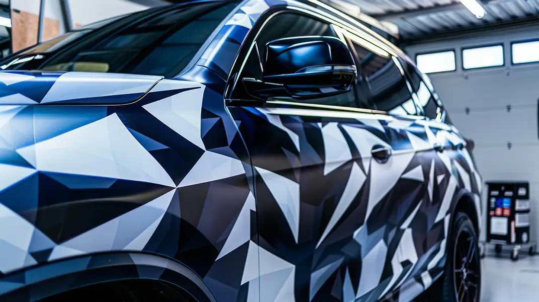 Fahrzeug Vollfolierung mit individuellem Design